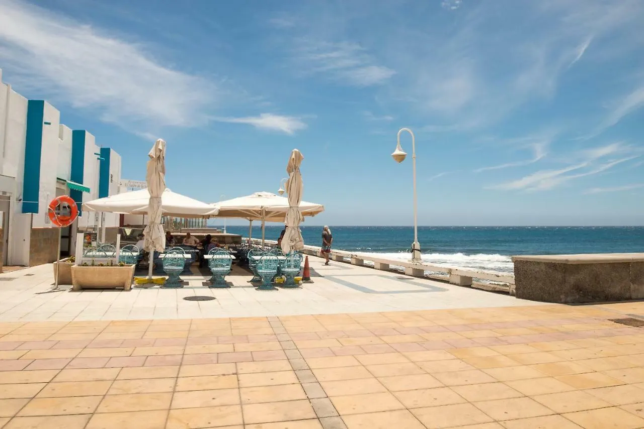 Live Is A Beach Apartman Arinaga