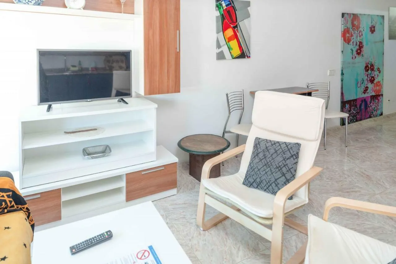 Live Is A Beach Apartman Arinaga